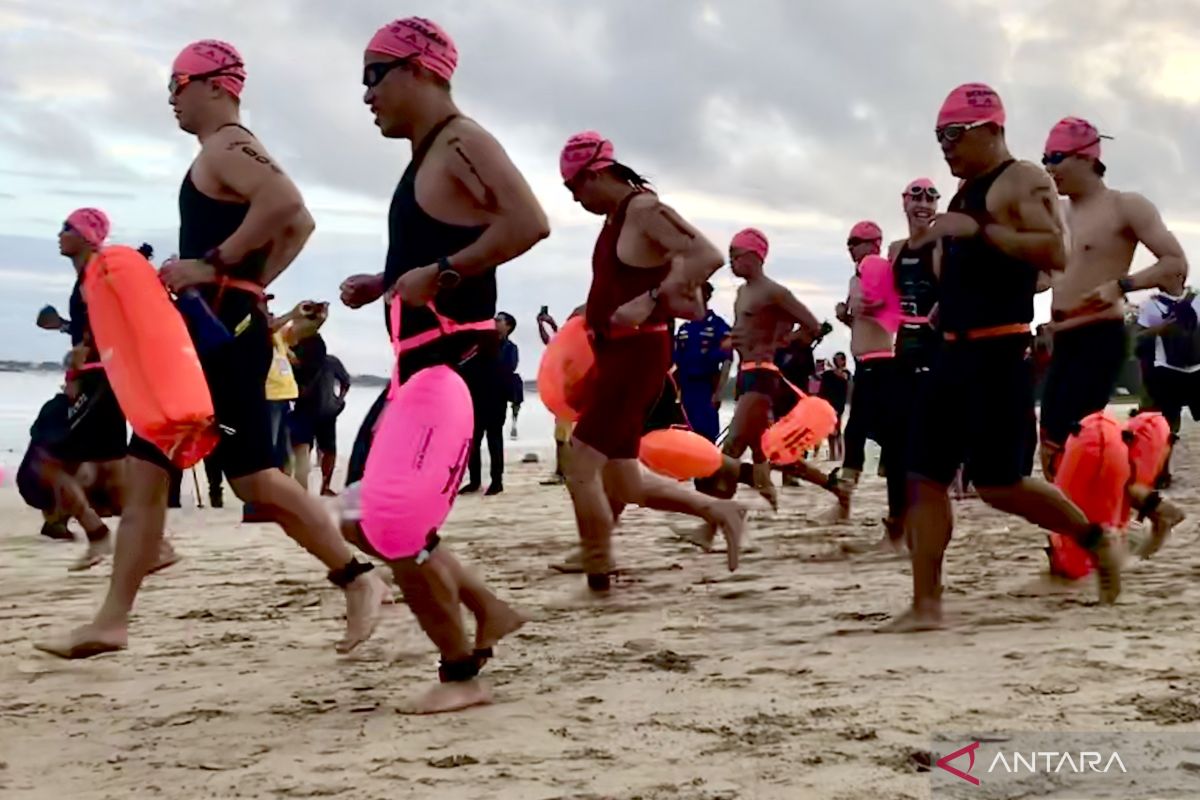 Swimmers from 14 countries participate in Oceanman Bali 2022