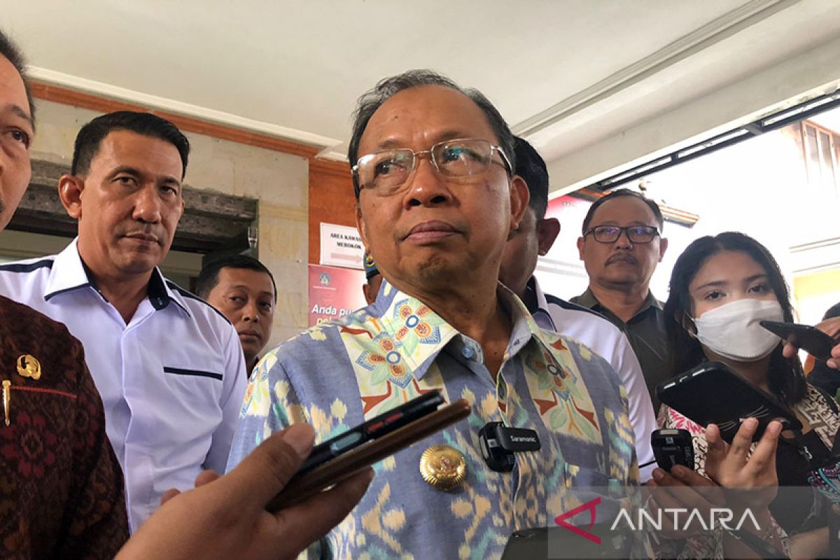 Gubernur: Warga  Bali jangan panik dengan kenaikan positif COVID-19