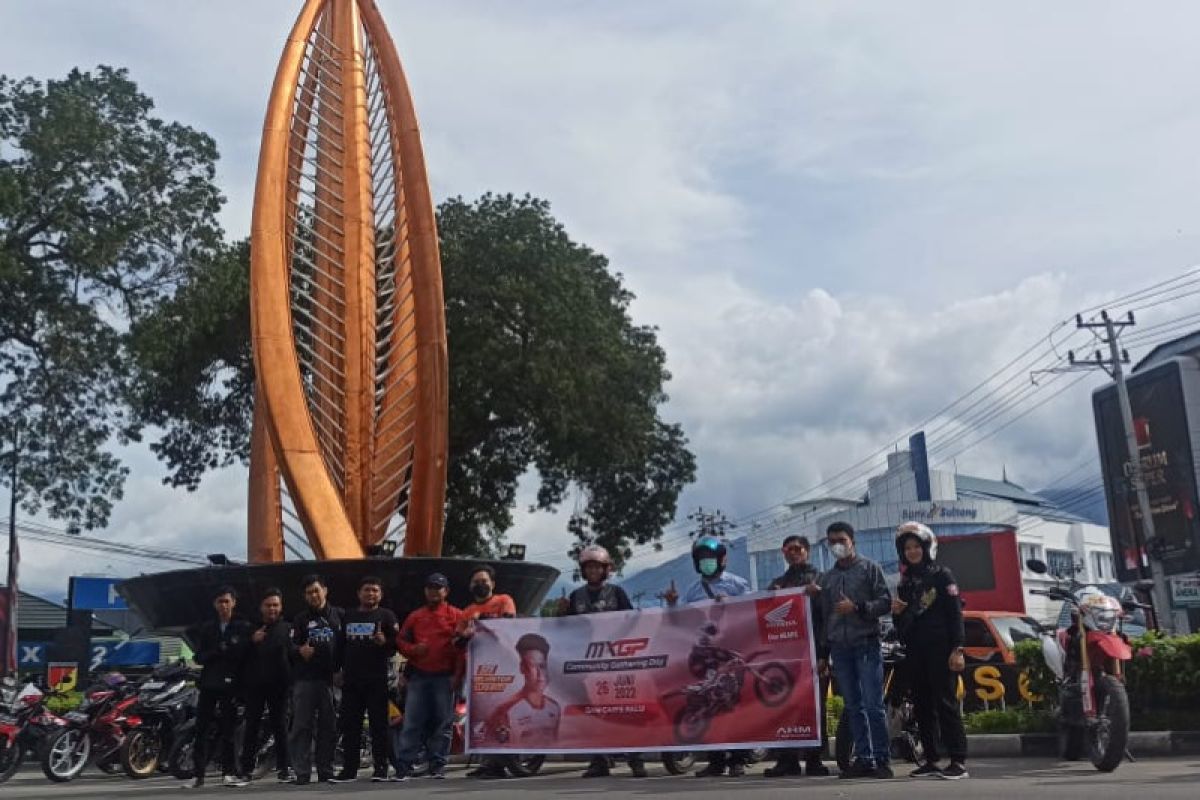 Honda Anugerah Perdana Gelar Nobar "Indo MXGP 2022" yang digelar di Samota, Sumbawa, NTB.