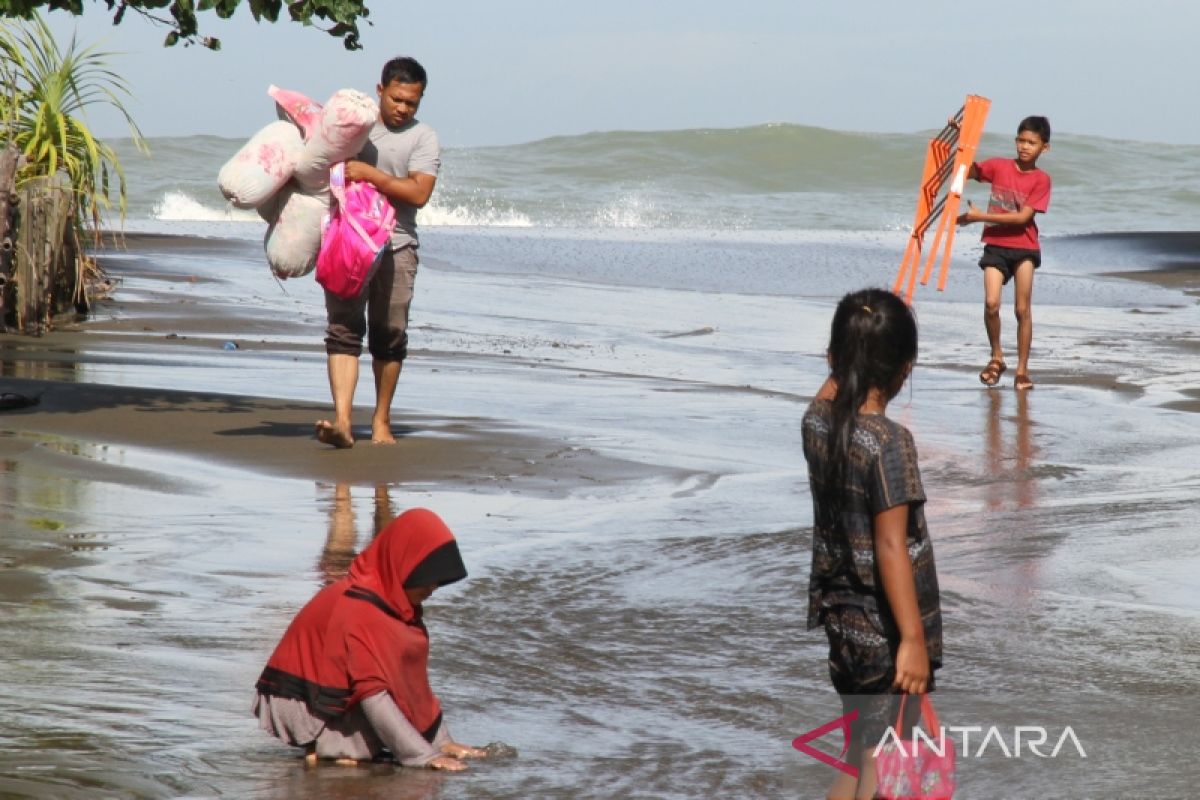 Puluhan rumah warga di Meulaboh Aceh Barat terendam banjir rob