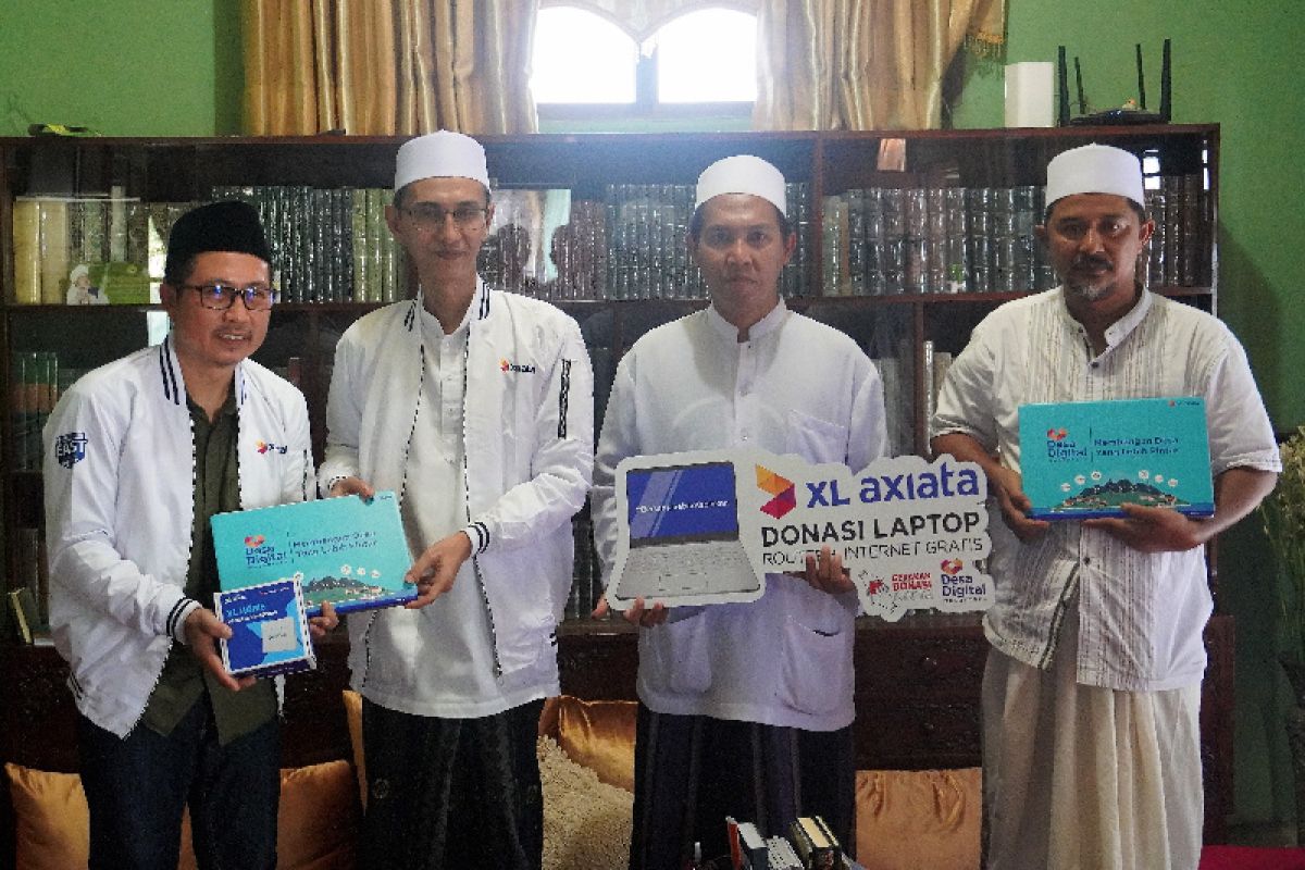 XL Axiata donasi laptop ke puluhan Ponpes di 7 provinsi
