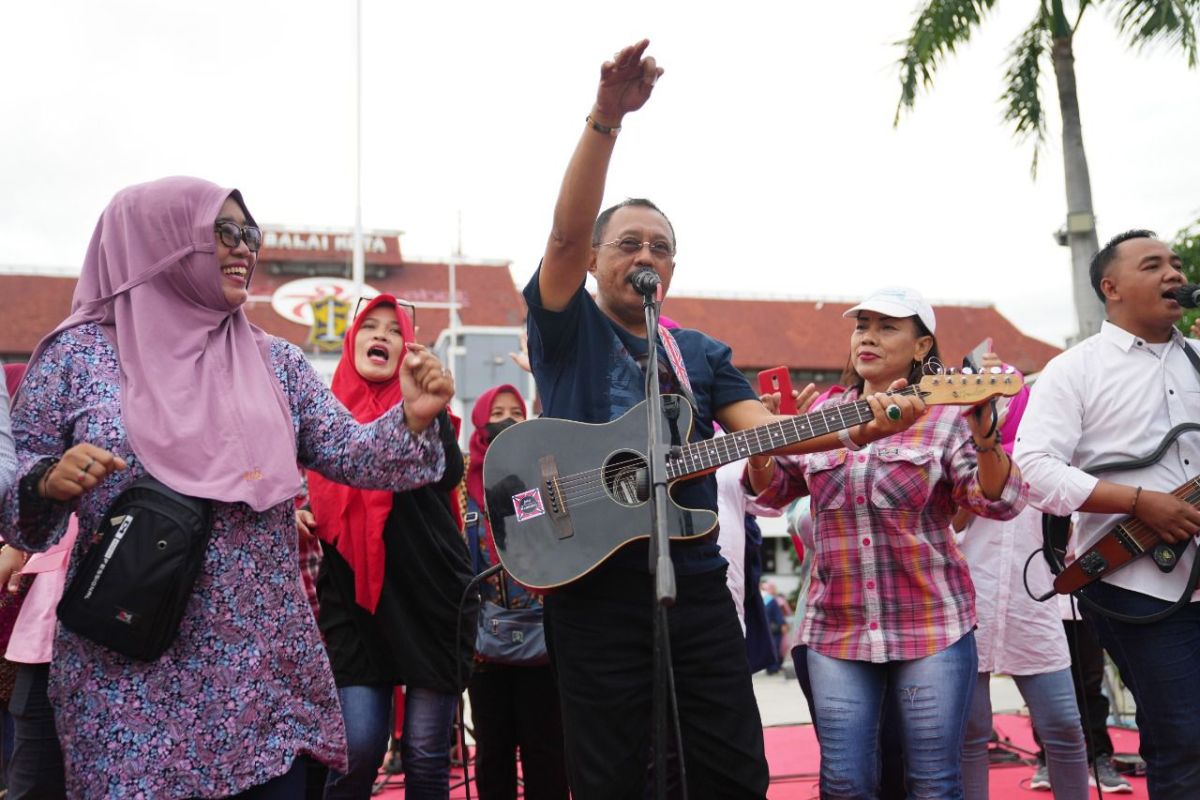 Wawali Surabaya ajak KSH jalankan tugas dengan gembira
