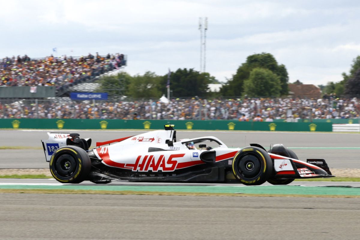 Mick Schumacher raih poin pertama di Formula 1