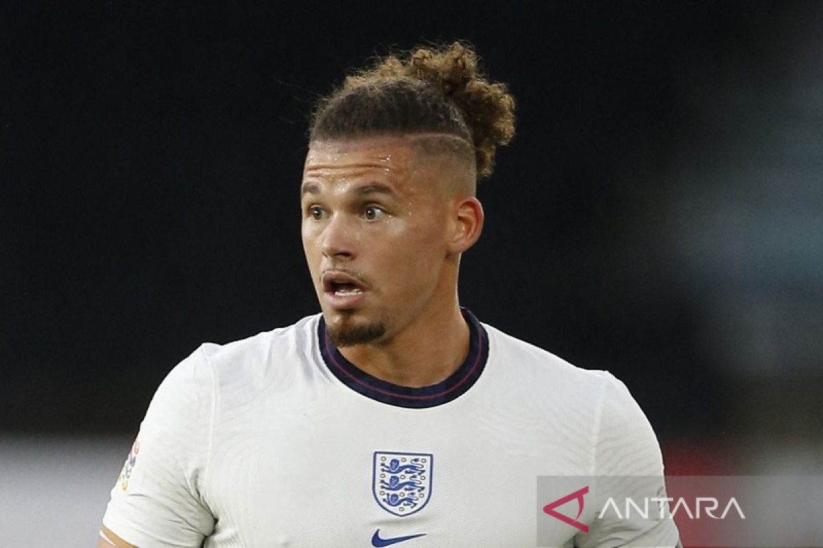 Kalvin Phillips kenakan nomor punggung 4 Manchester City