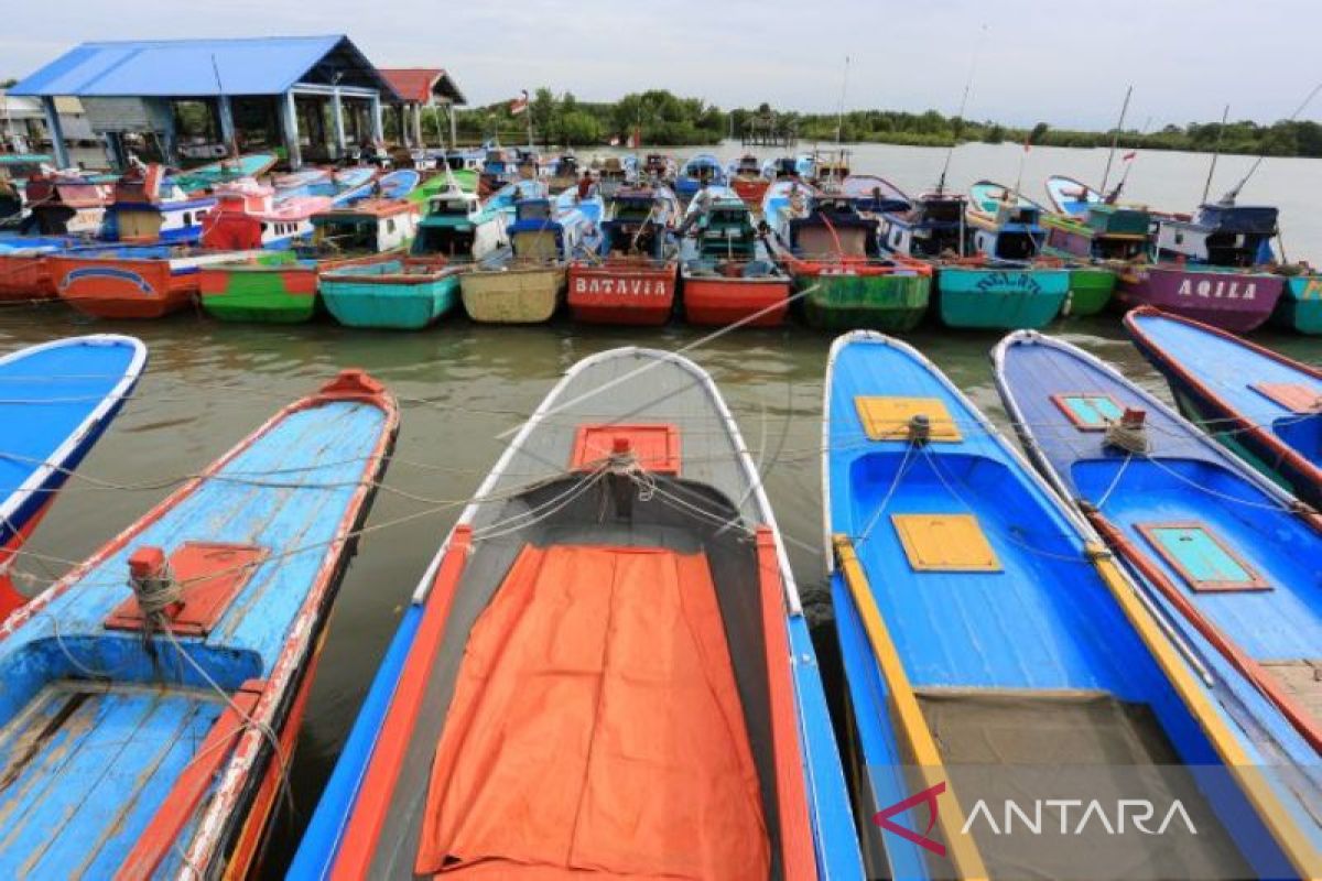 Ratusan nelayan di Aceh Barat tidak melaut akibat cuaca buruk