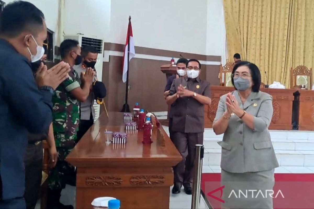 Mantan pejabat hingga swasta ramaikan pilkades serentak di Gumas