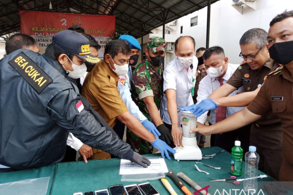 Kejari Kabupaten Belitung musnahkan barang bukti tindak pidana