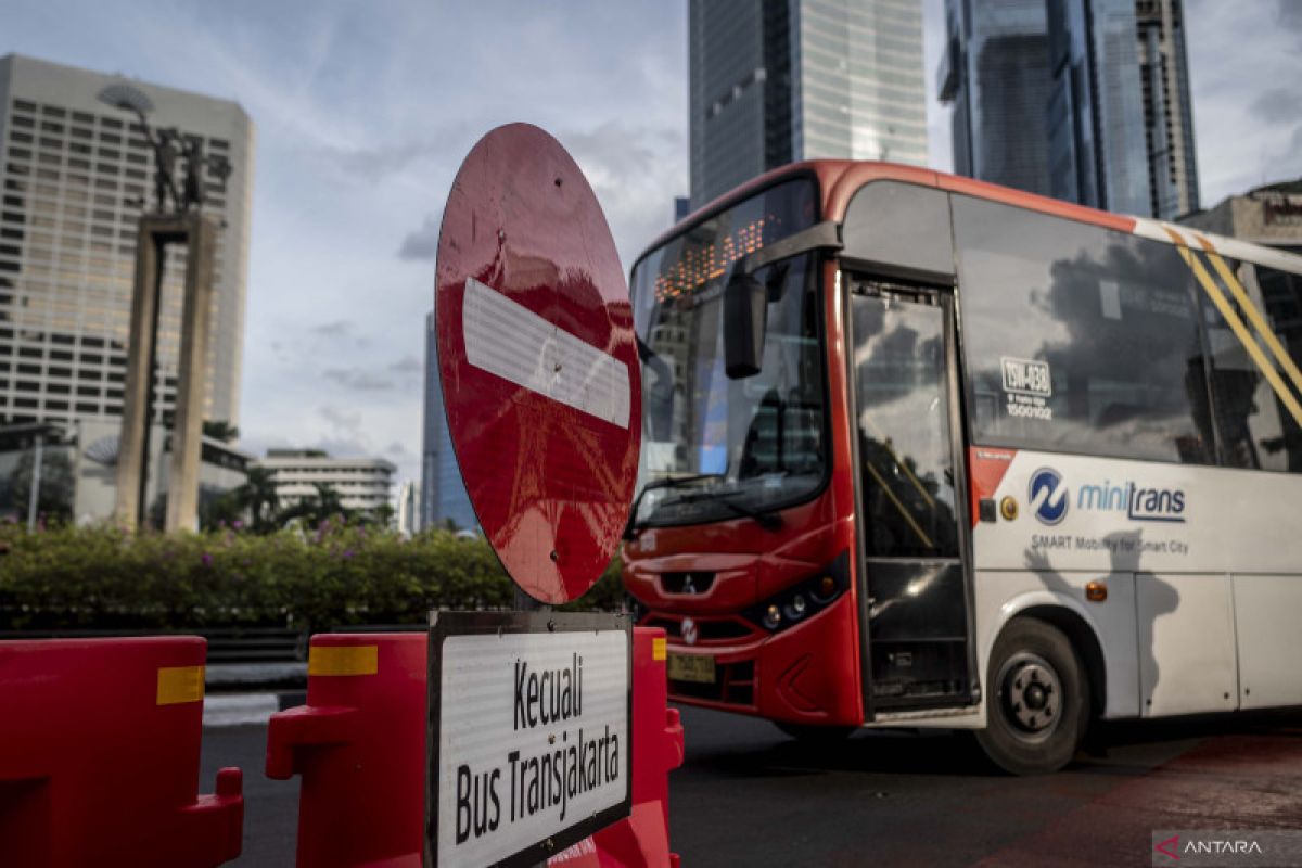 Legislator minta DKI perbaiki transportasi umum capai target laju