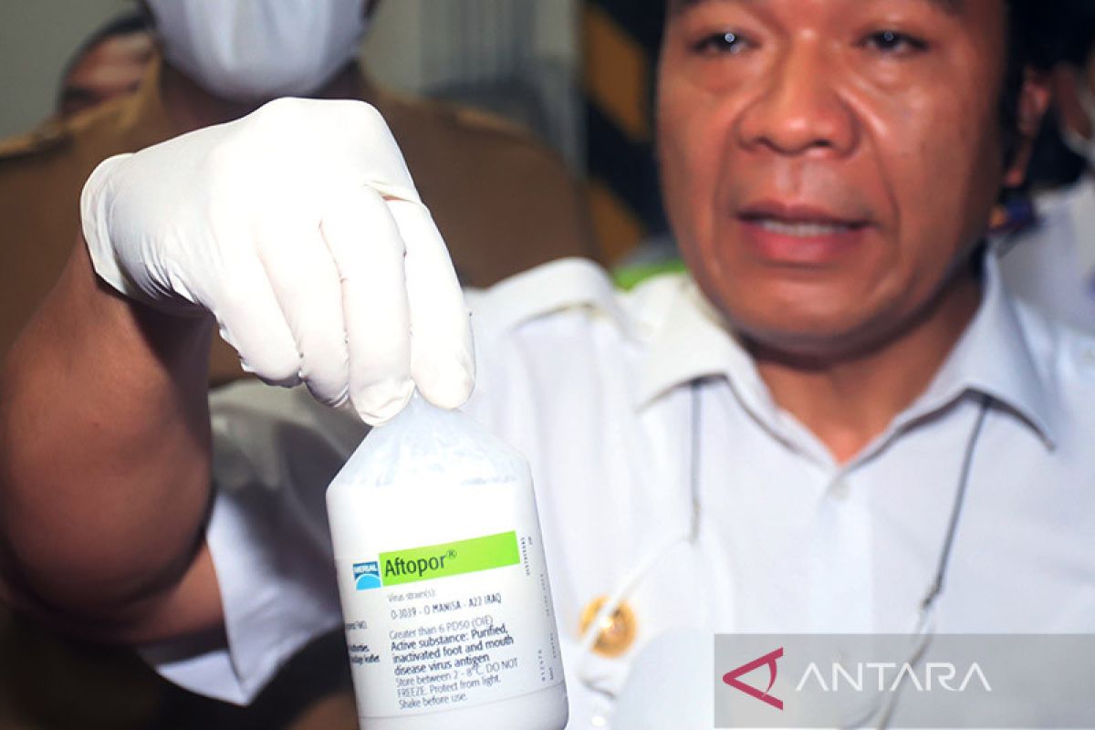 Sebanyak 94 ribu dosis vaksin PMK tiba di Bandara Soetta Tangerang