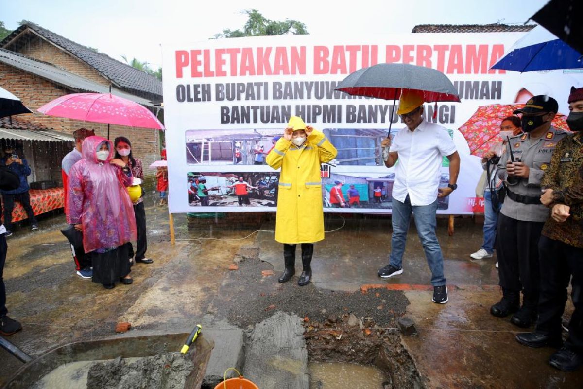 HIPMI Banyuwangi bedah rumah ribuan rumah warga kurang mampu