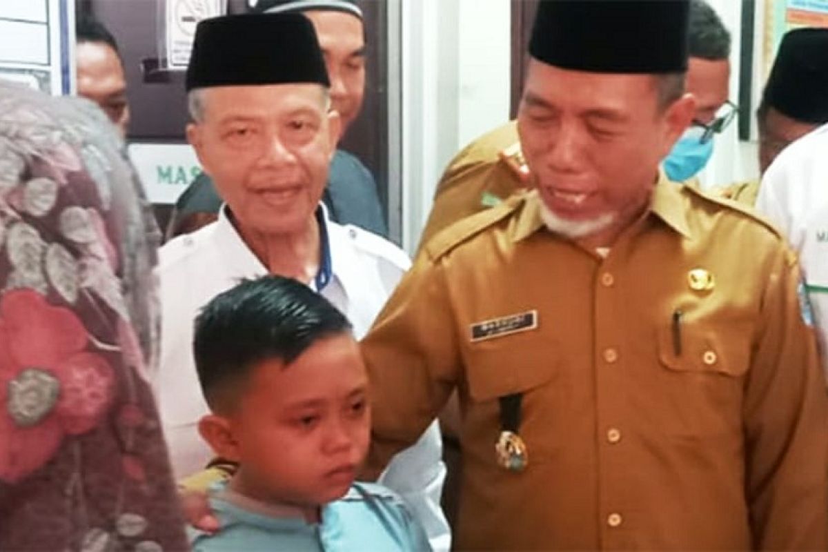 Liburan sekolah 350 anak kurang mampu Merangin disunat