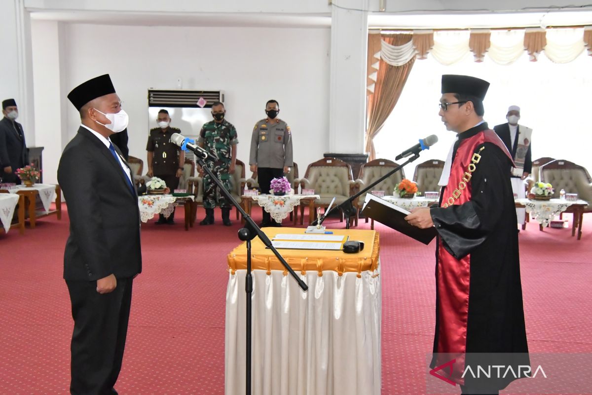 Haji Kartoyo resmi jabat Wakil Ketua DPRD HSS