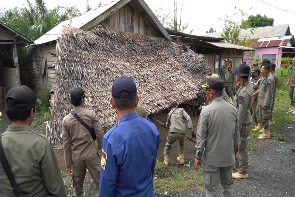 Satpol PP Tanah Bumbu tertibkan THM tanpa izin