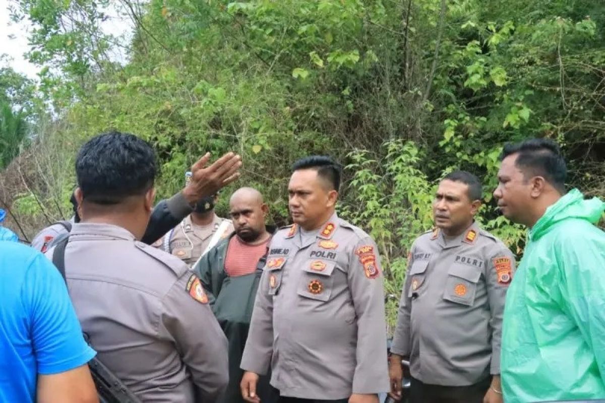 Tujuh orang penambang ilegal batu sinabar tertimbun longsor di Gunung Tambaga
