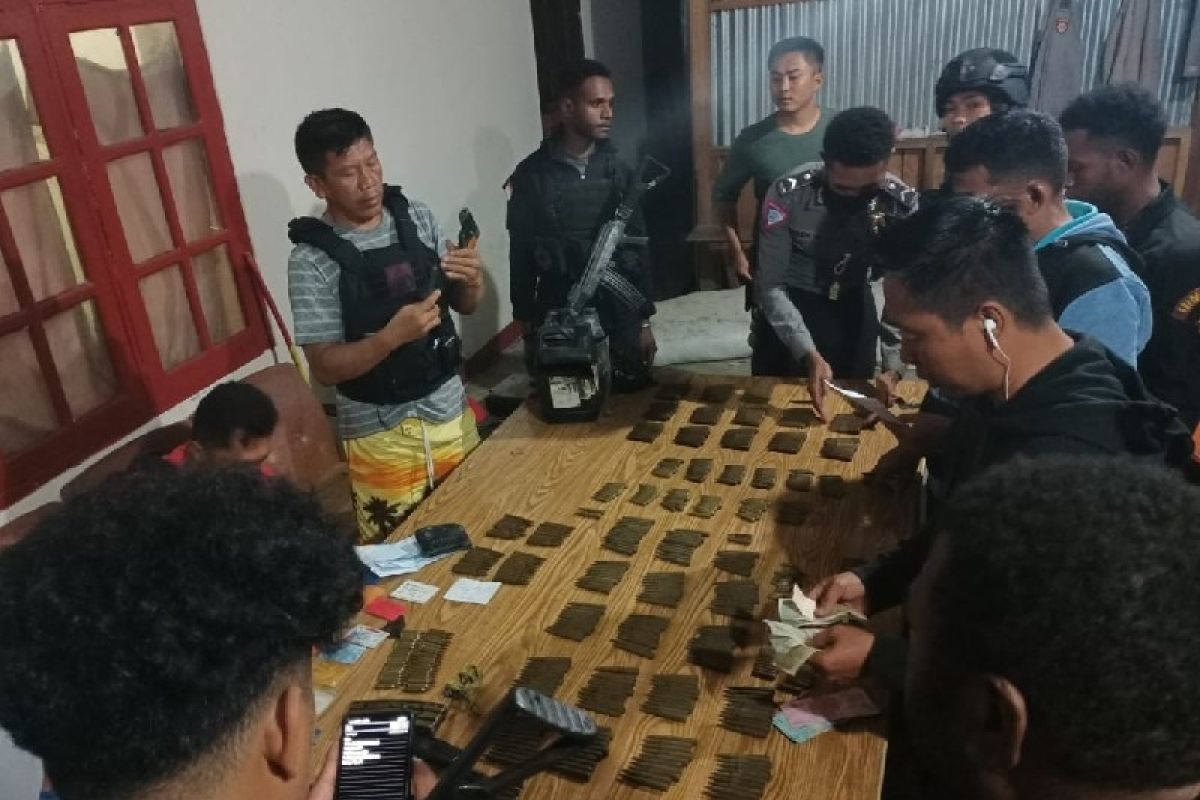Dua prajurit TNI terlibat penjualan amunisi di Papua