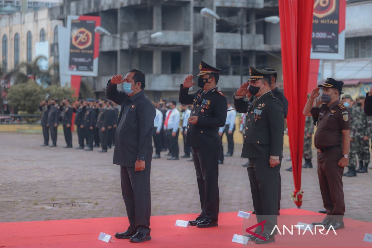 Wali Kota Padang Sidempuan pimpin upacara HUT ke- 76 Bhayangkara