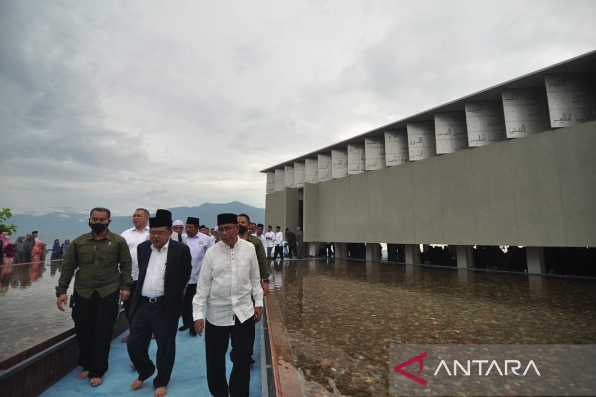 Jusuf Kalla  dorong peningkatan SDM umat dimulai dari Masjid