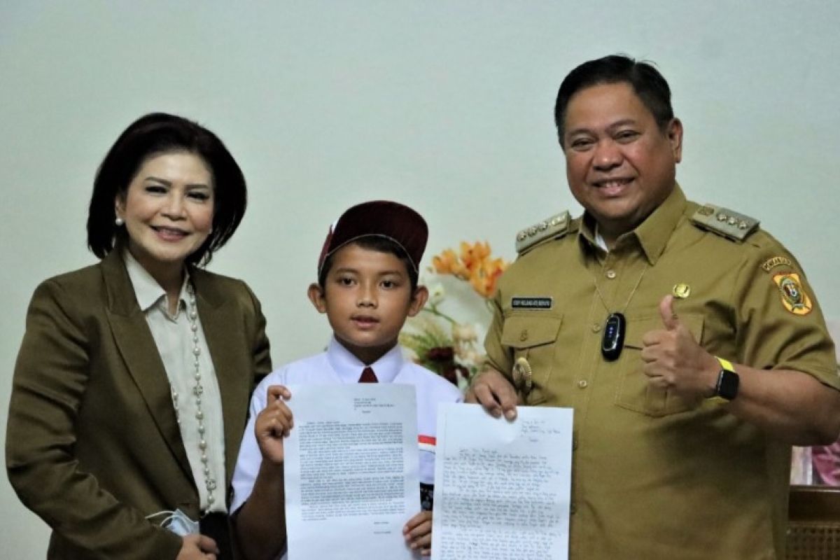 Bupati Dairi apresiasi Alvero Kudadiri raih juara 3 nasional menulis surat lada Kapolri