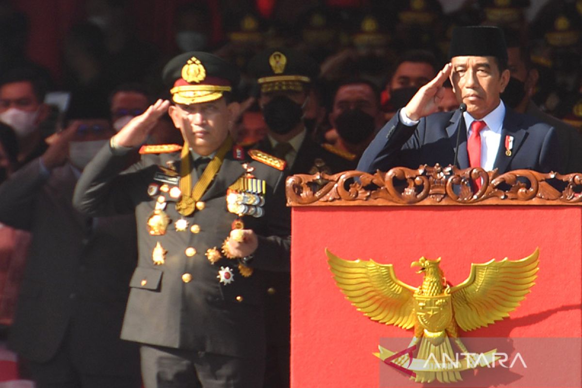 Presiden pimpin upacara HUT Ke-76 Bhayangkara di Semarang