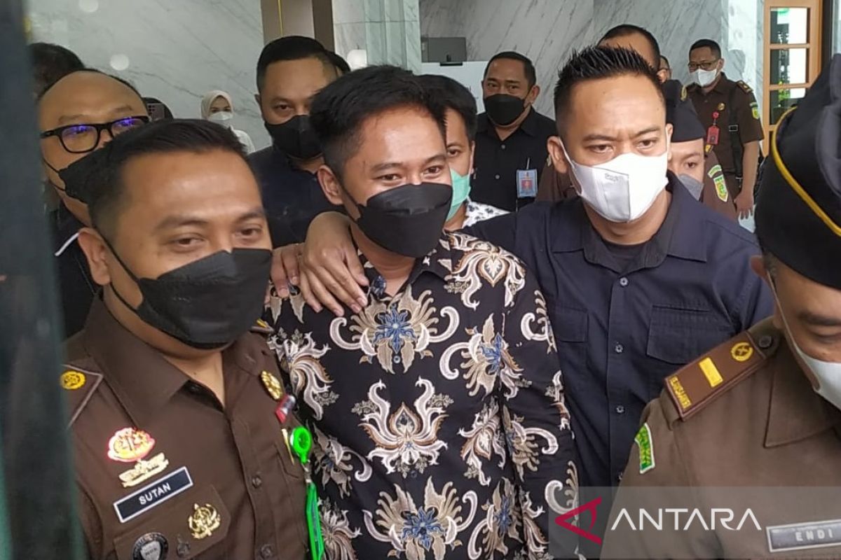 Doni Salmanan hadir di Kejati Jawa Barat untuk pelimpahan perkara