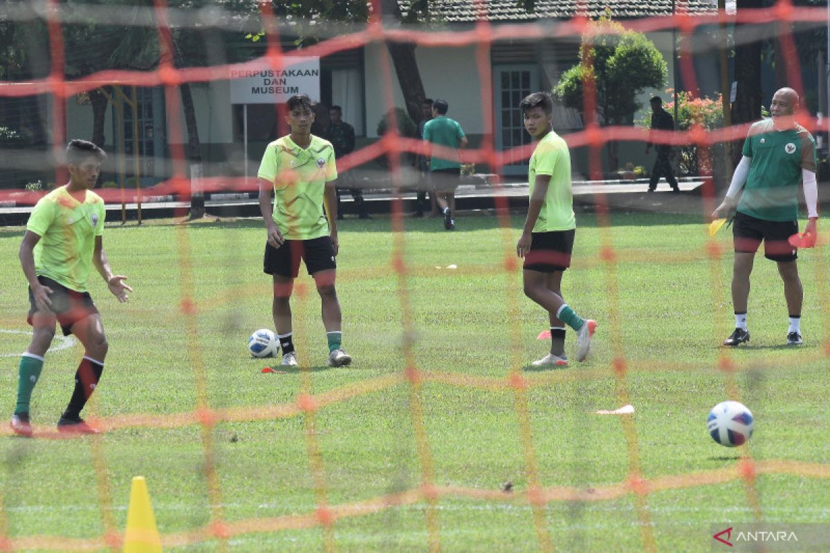 Timnas U-19 Indonesia imbang tanpa gol dengan Thailand babak pertama