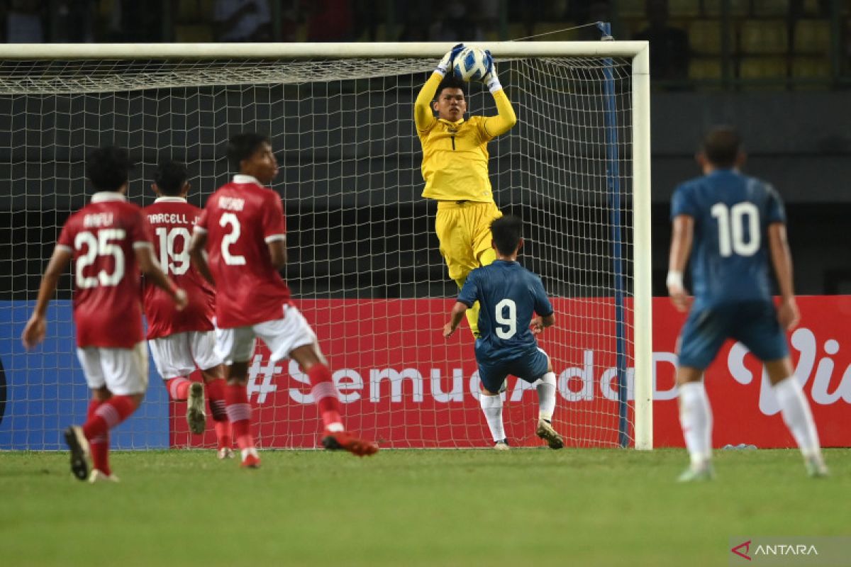 Piala AFF U-19 2022 -  Shin selalu percayakan Cahya Supriadi jadi kiper timnas Indonesia