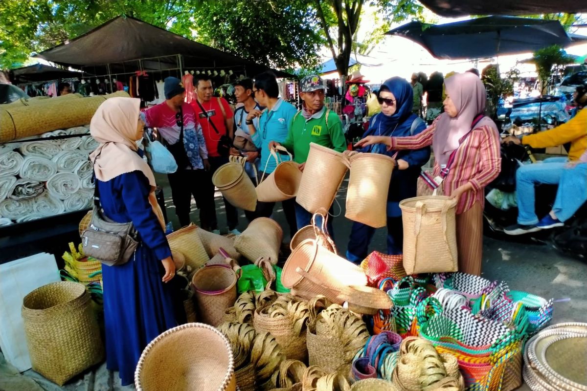 Pasar khusus kerajinan jadi magnet pengunjung Pasar Barabai