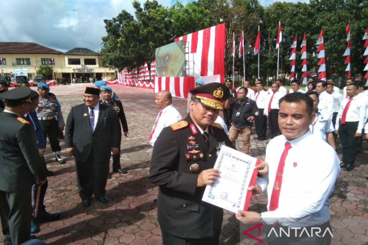 Polda Sulawesi Tenggara beri penghargaan 39 personel ungkap peredaran narkoba
