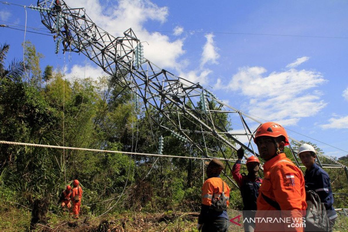 Polisi buru pencuri besi penyangga menara sutet PLN di Kampar