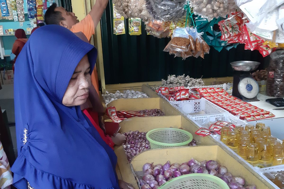 Harga bawang merah naik dampak cuaca di daerah produksi