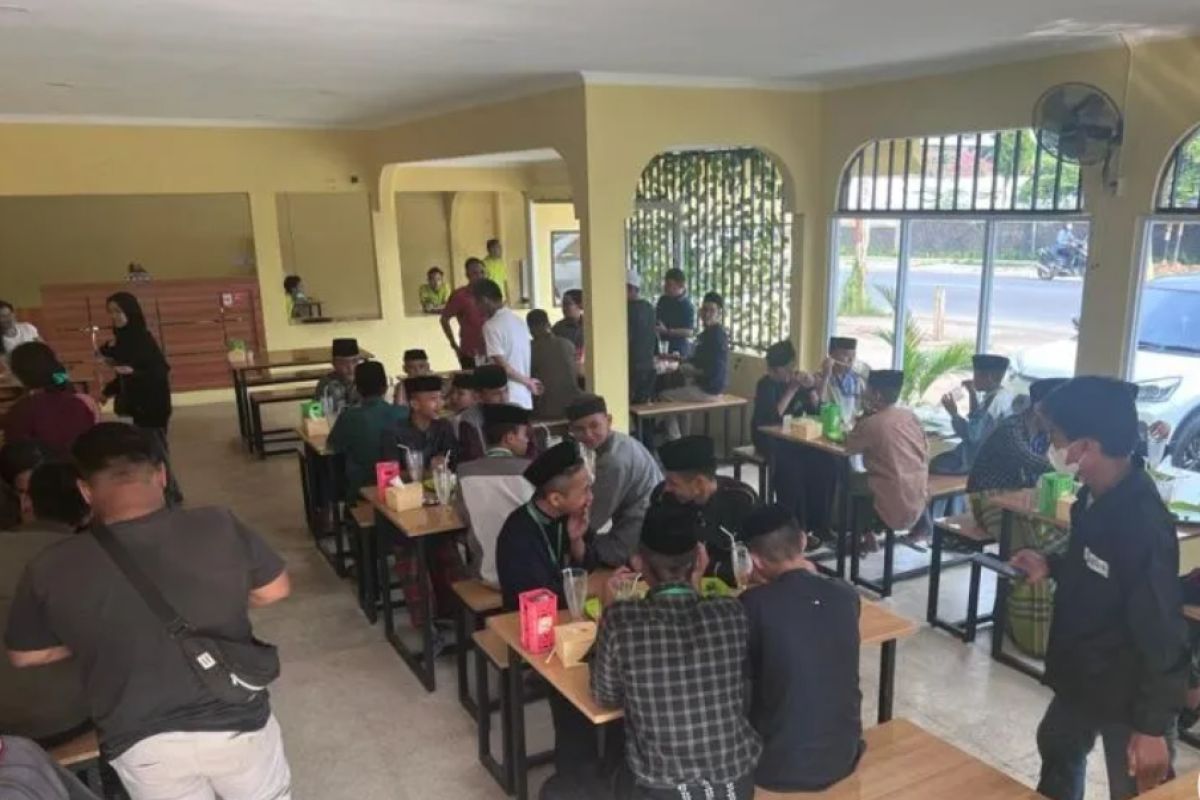 Rumah makan di Bandarlampung gratiskan makan bagi pemilik nama Muhammad dan Maria