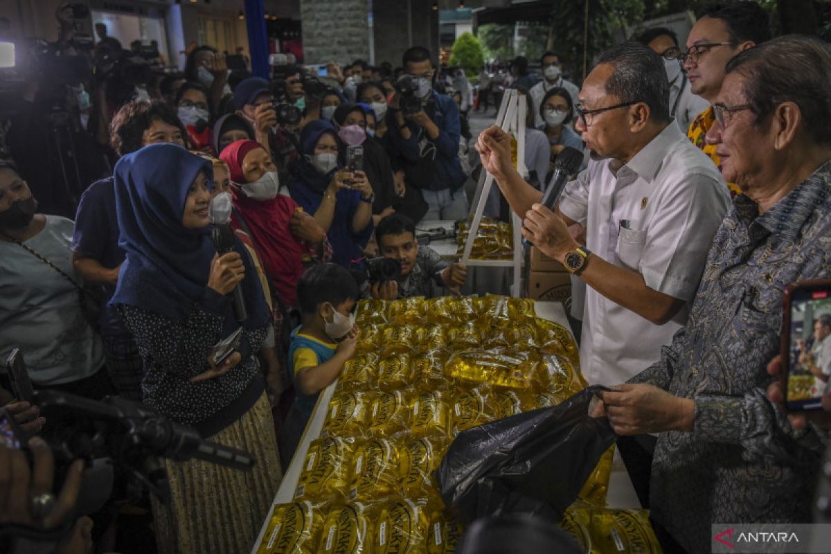 Mendag Zulkifli Hasan pastikan 450 ribu ton MinyaKita hanya ada di pasar