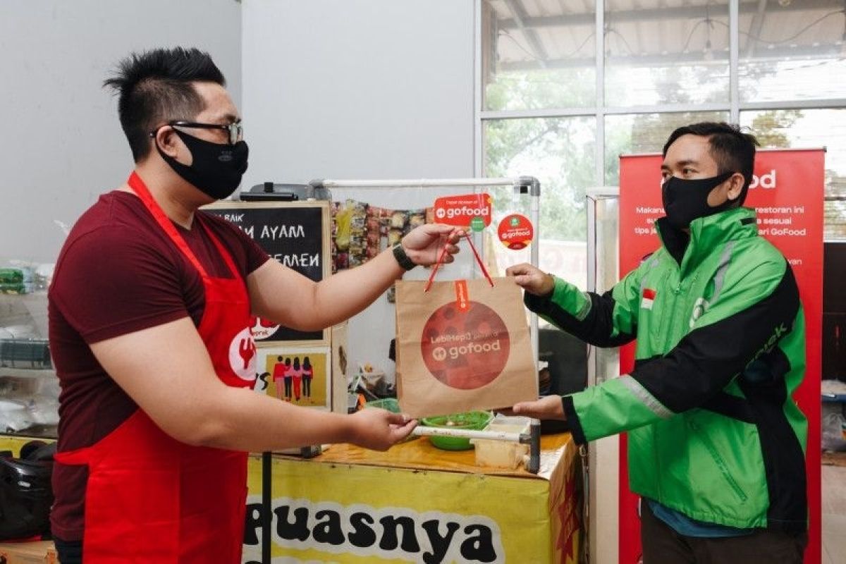 GoFood resmi pimpin layanan pesan antar makanan di Indonesia