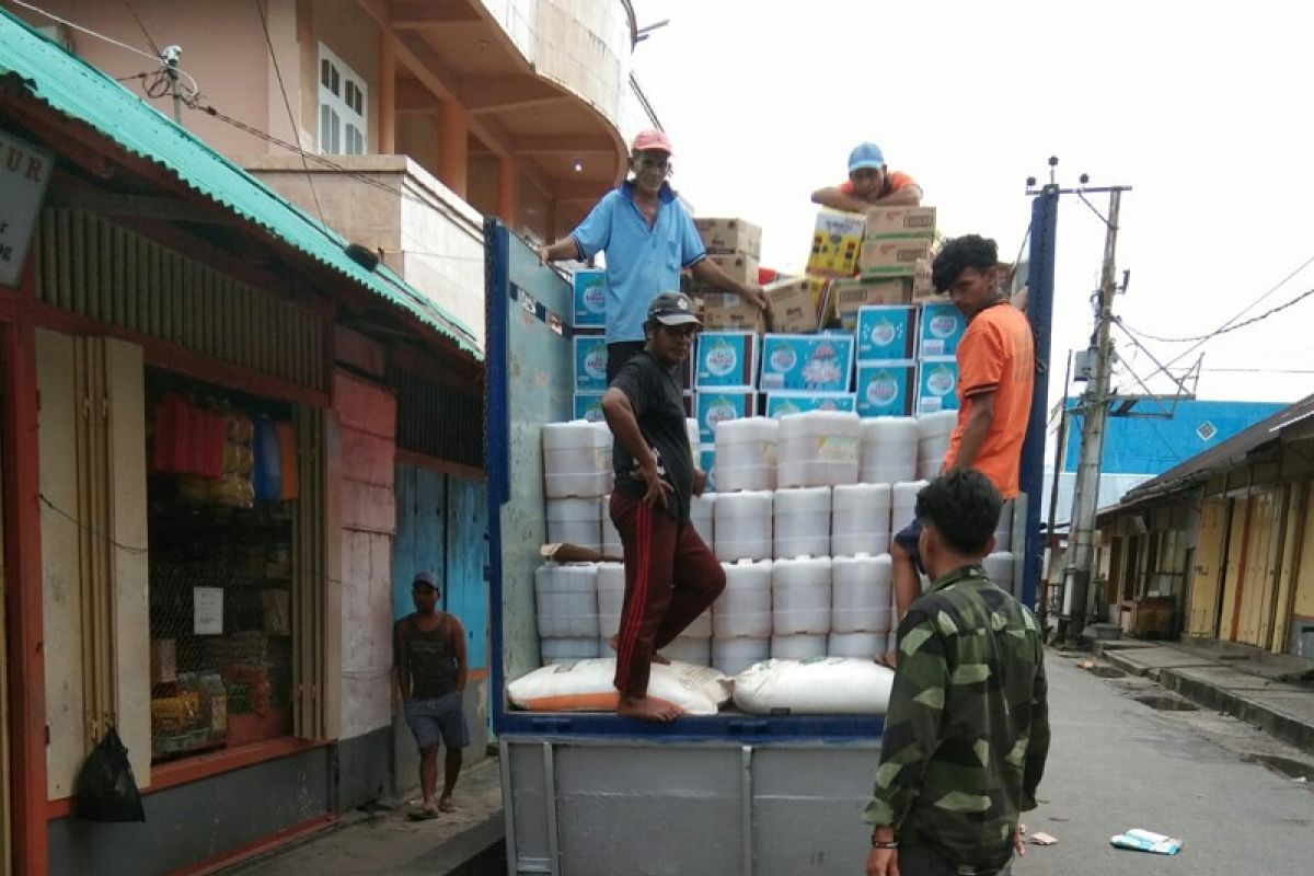 Polisi awasi pembongkaran 1.800 liter Migor curah di Saparua Maluku