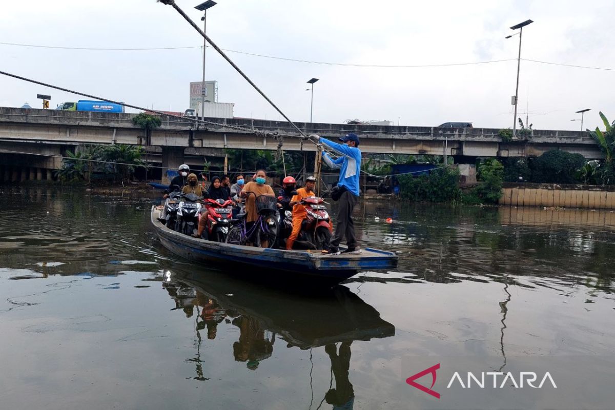 Memangkas jarak dengan perahu eretan