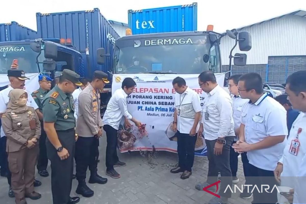 Bupati Madiun lepas ekspor 162 ton porang ke China