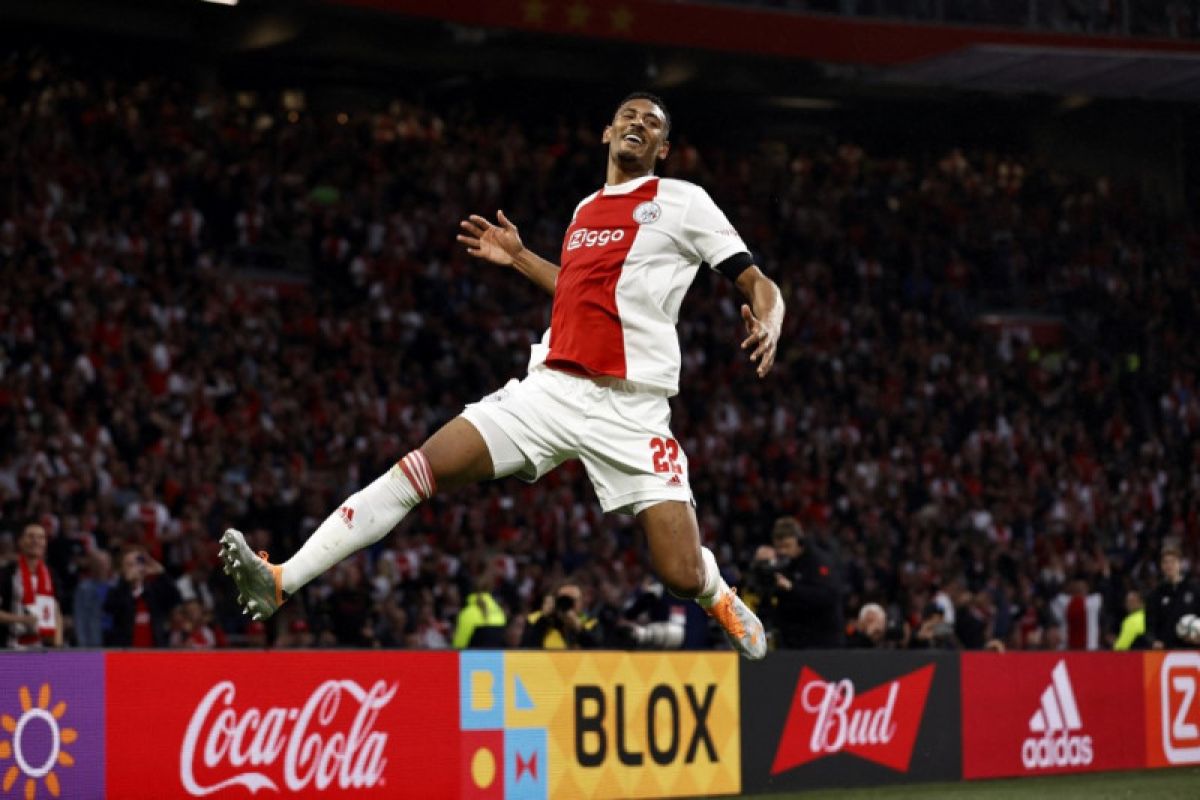 Borussia Dortmund pinang Sebastien Haller dari Ajax