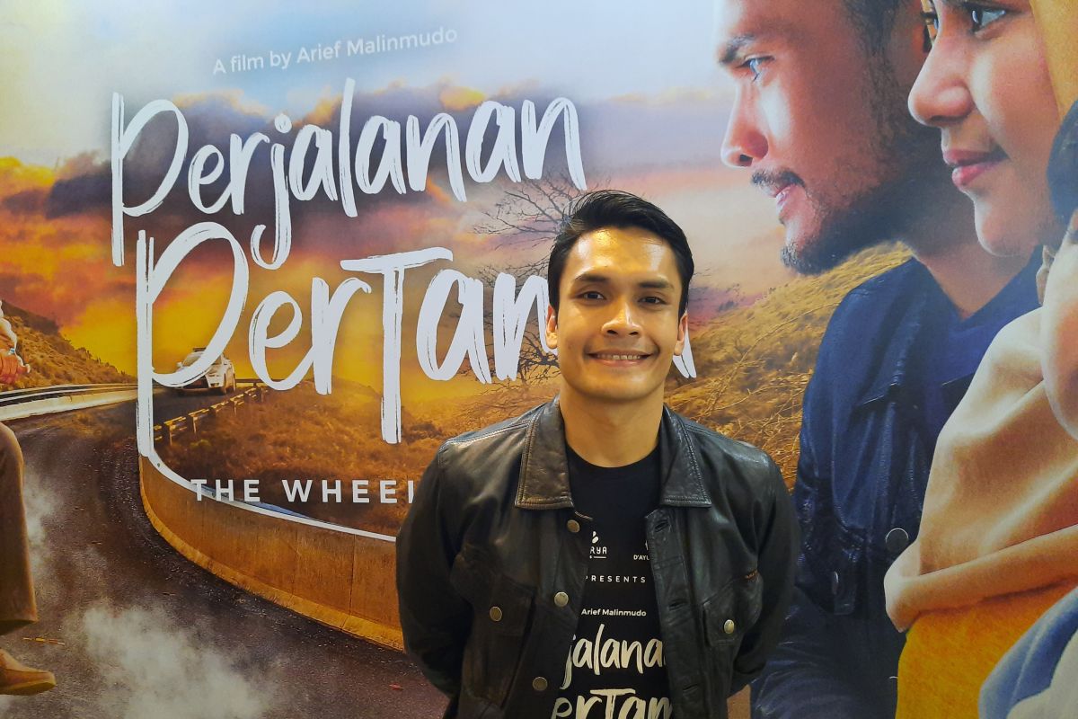 Aktor Randy  sebut kisah cintanya mirip film "Perjalanan Pertama"