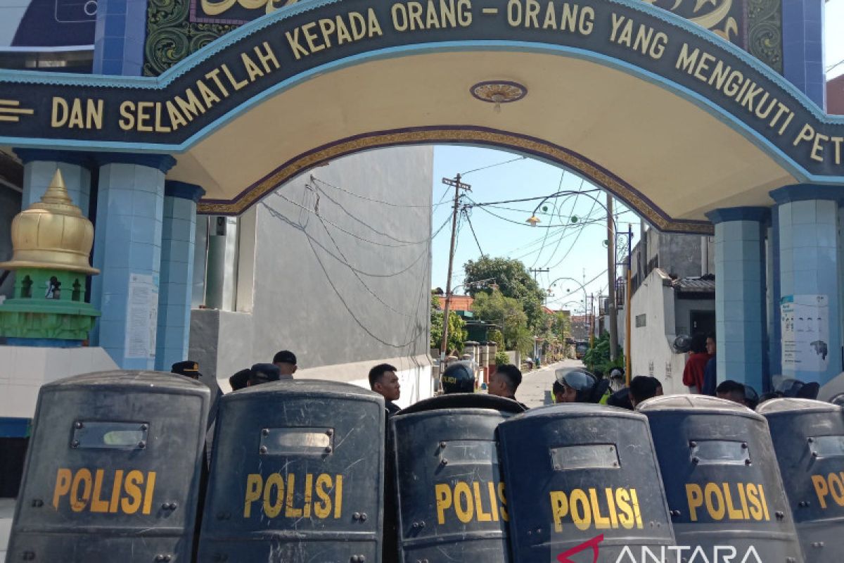 Polisi amankan puluhan orang terkait penjemputan tersangka asusila di Ponpes Jombang