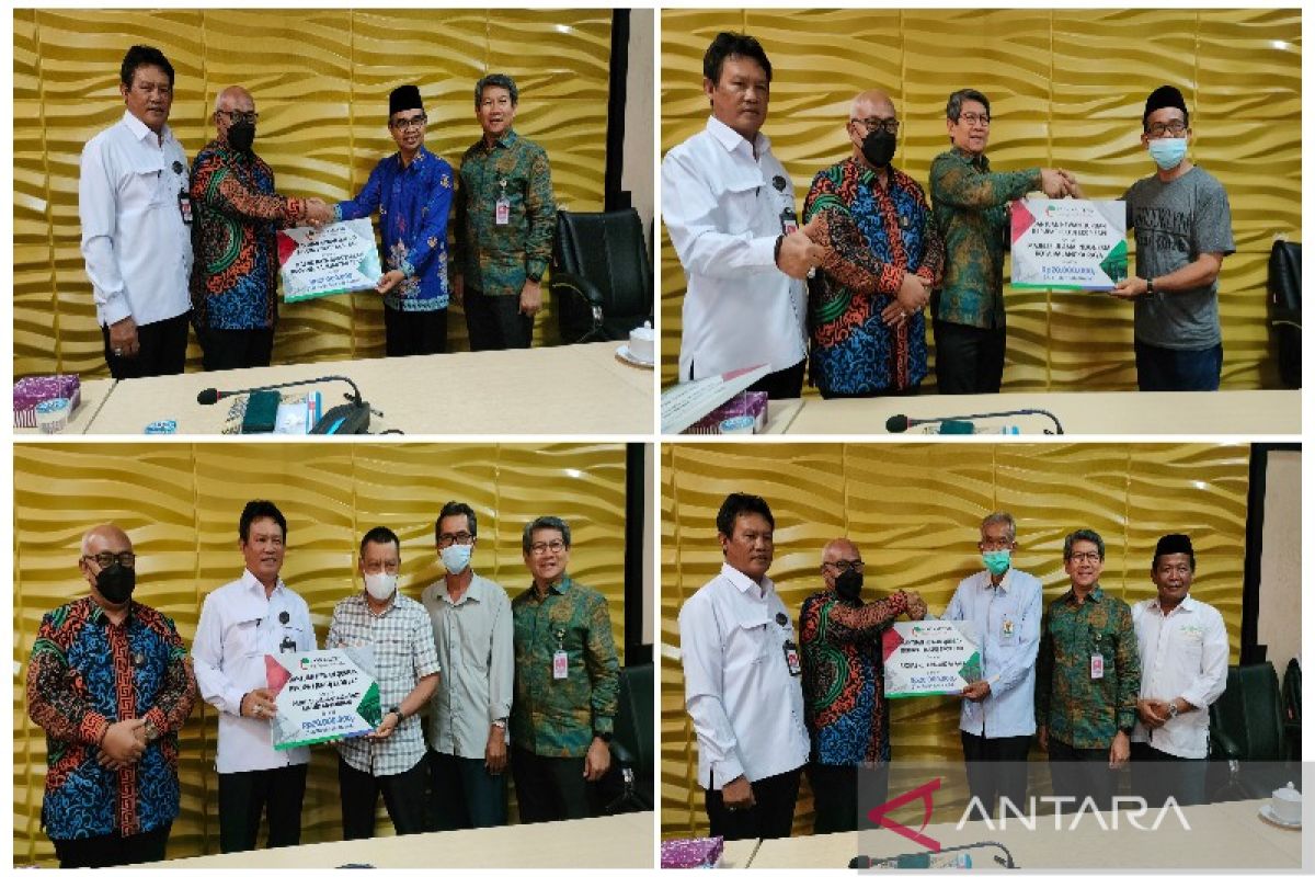 Bank Kalteng beri bantuan puluhan hewan kurban ke masjid dan organisasi Islam