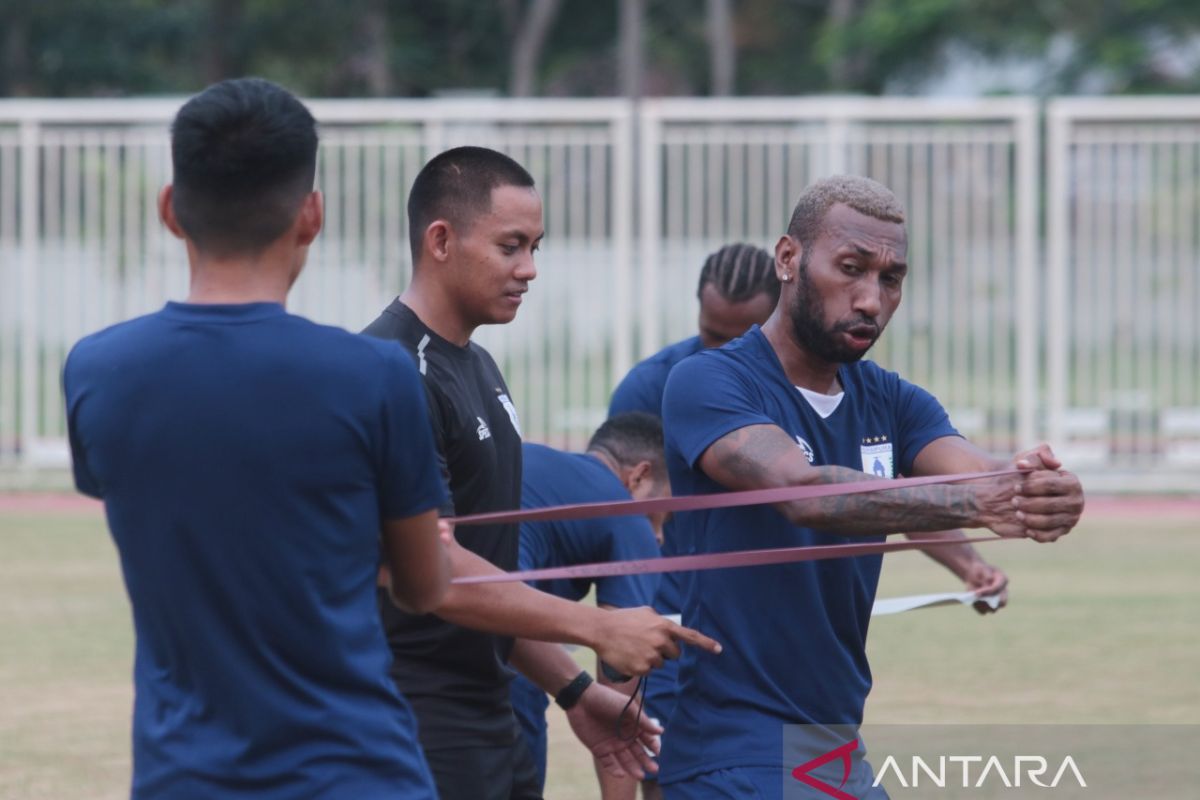 Persipura masih berburu pemain tambahan di tiga posisi