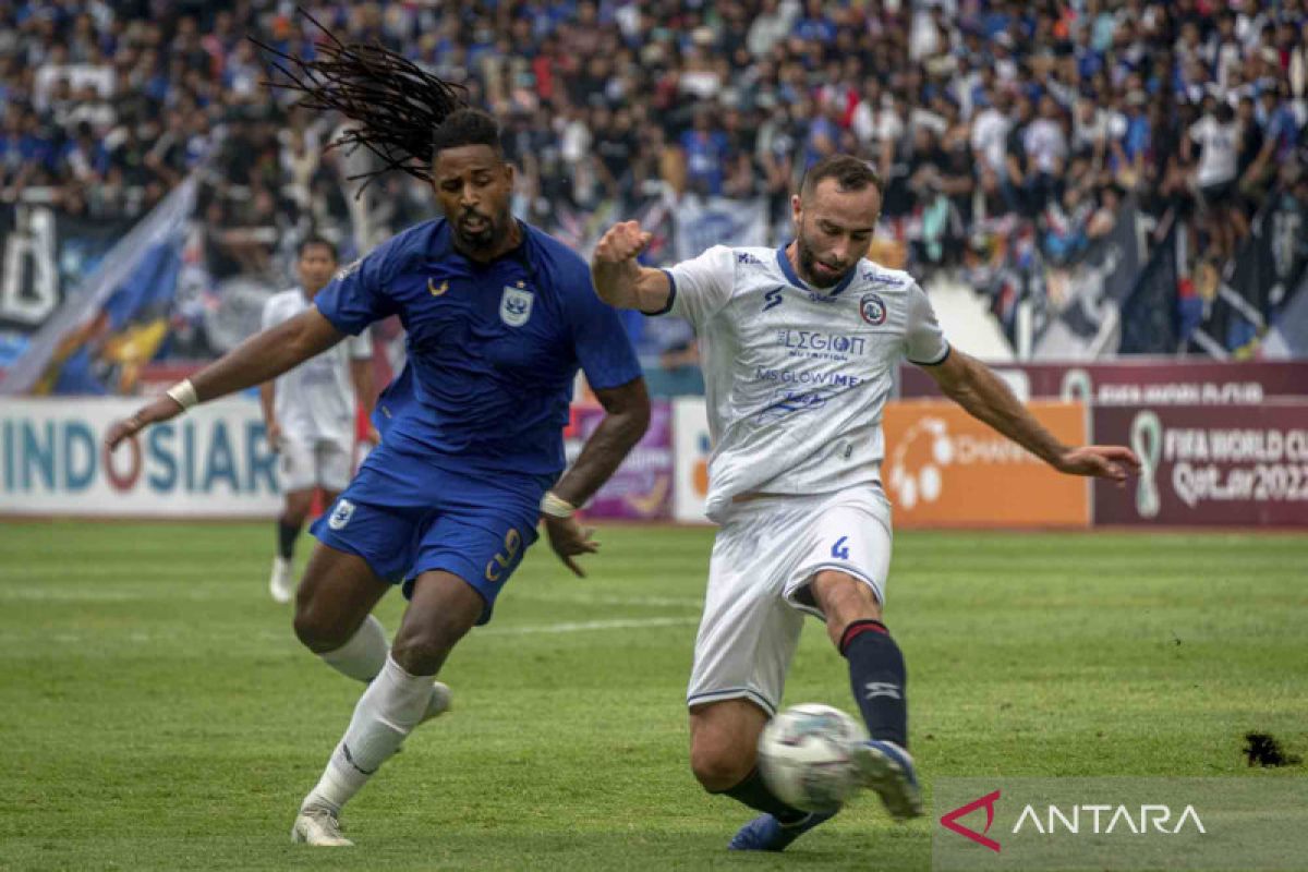 Piala Presiden: Arema pecundangi PSIS 2-0 pada leg pertama semifinal