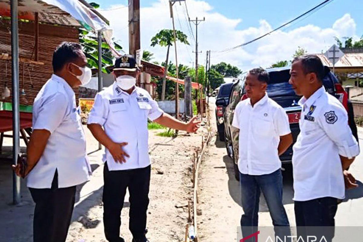 Wabup Gorontalo tinjau pekerjaan jalan gunakan dana PEN