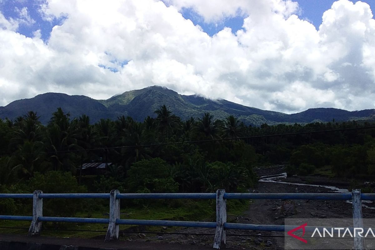 BPBD: Gunung Awu di Sangihe masih berstatus siaga