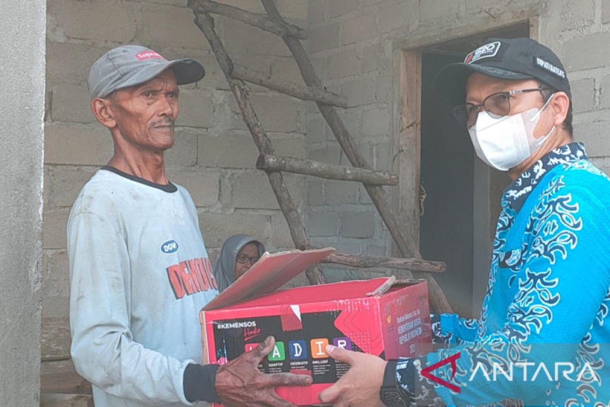 Pemerintah Bangka Tengah salurkan bantuan korban angin kencang