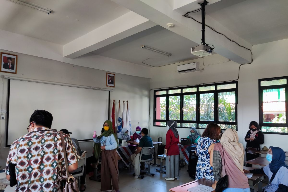 Kecamatan Cipayung "jemput bola" vaksinasi COVID-19 bagi warga