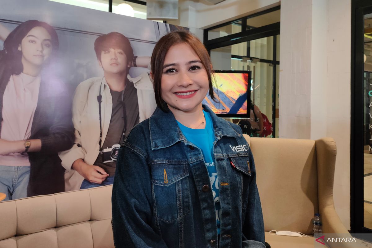 Prilly Latuconsina lebih senang bekerja di belakang layar