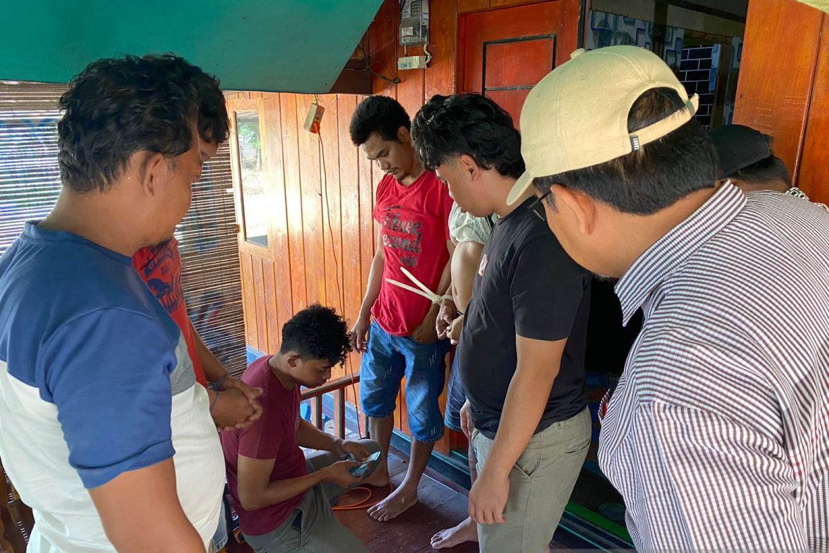 Miliki sabu 11,98 gram,  2 terduga pelaku di Kecamatan Brang Rea ditangkap polisi