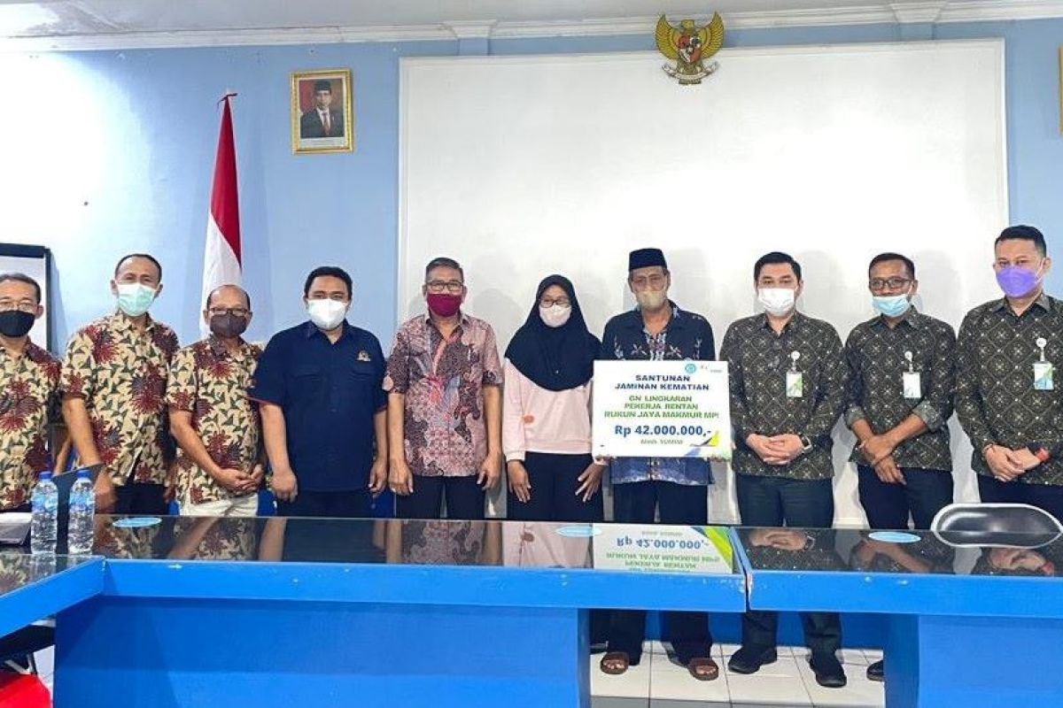 BPJAMSOSTEK Bojonegoro serahkan santunan kematian peserta GN Lingkaran