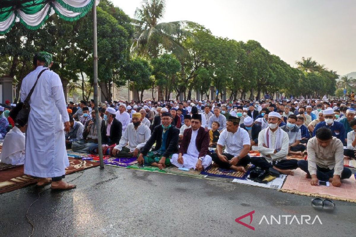 Sebagian warga Muslim di Papua menunaikan shalat Idul Adha pada Sabtu